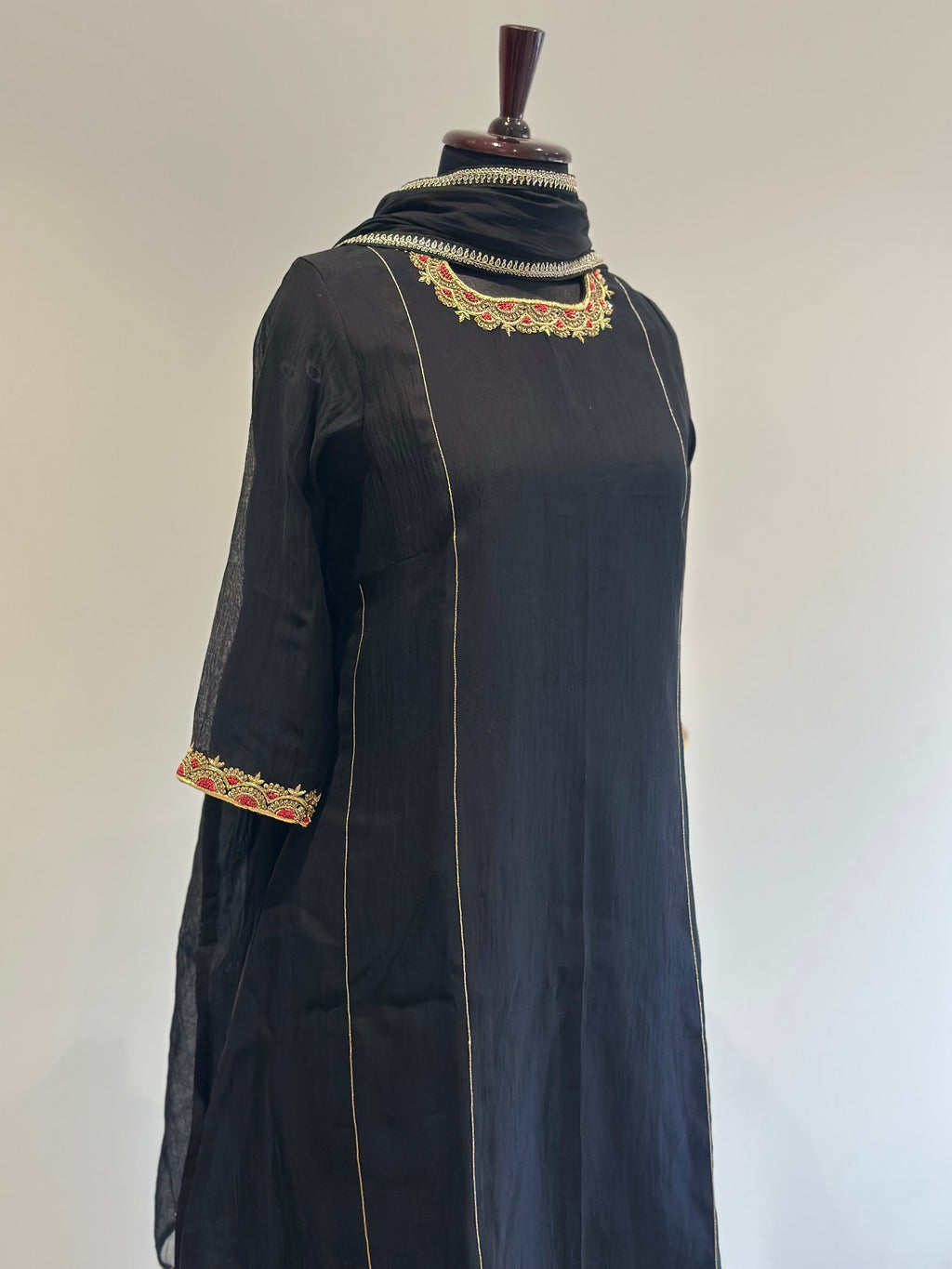 ✨ Noir Maharani ✨