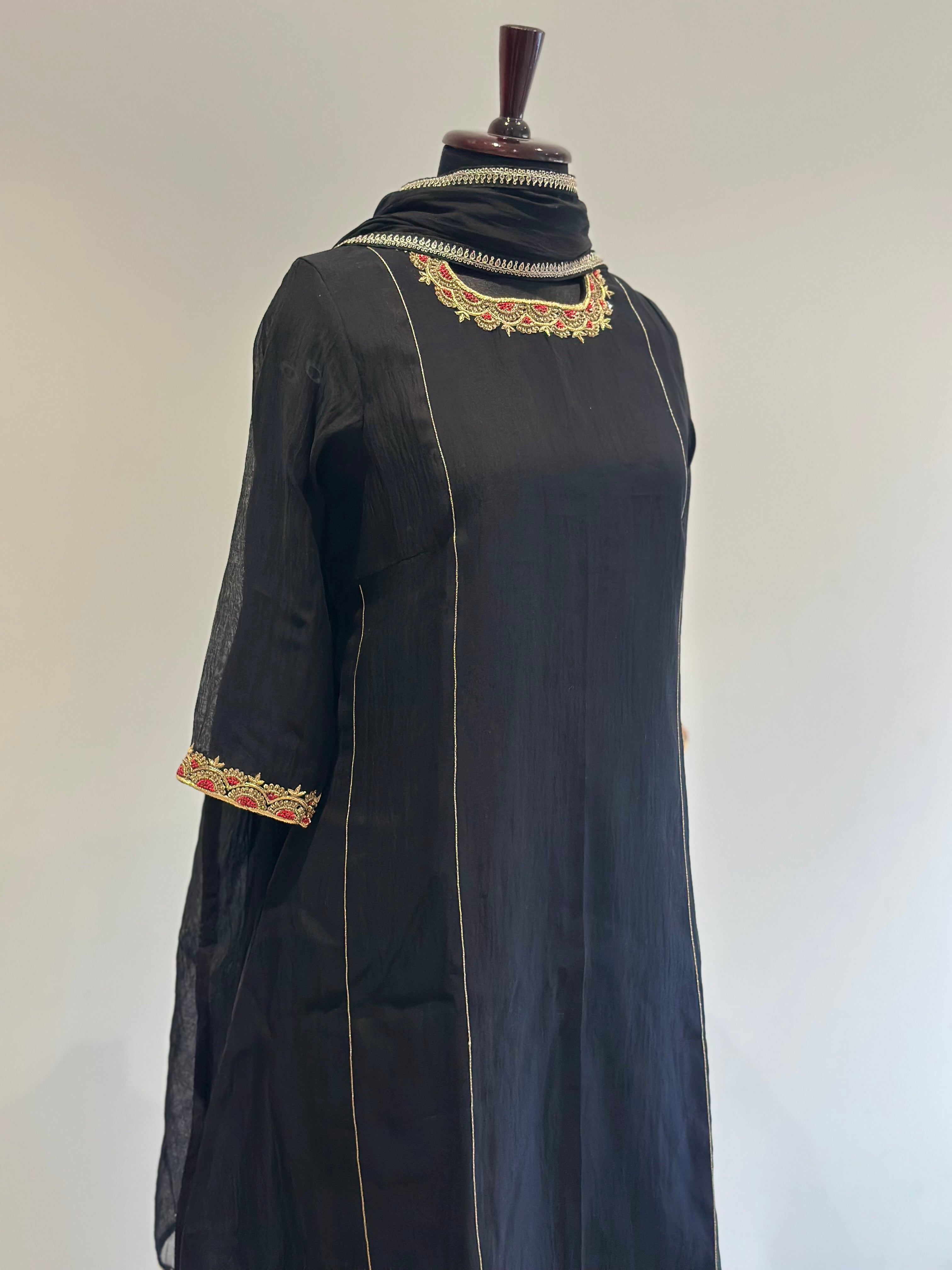 ✨ Noir Maharani ✨