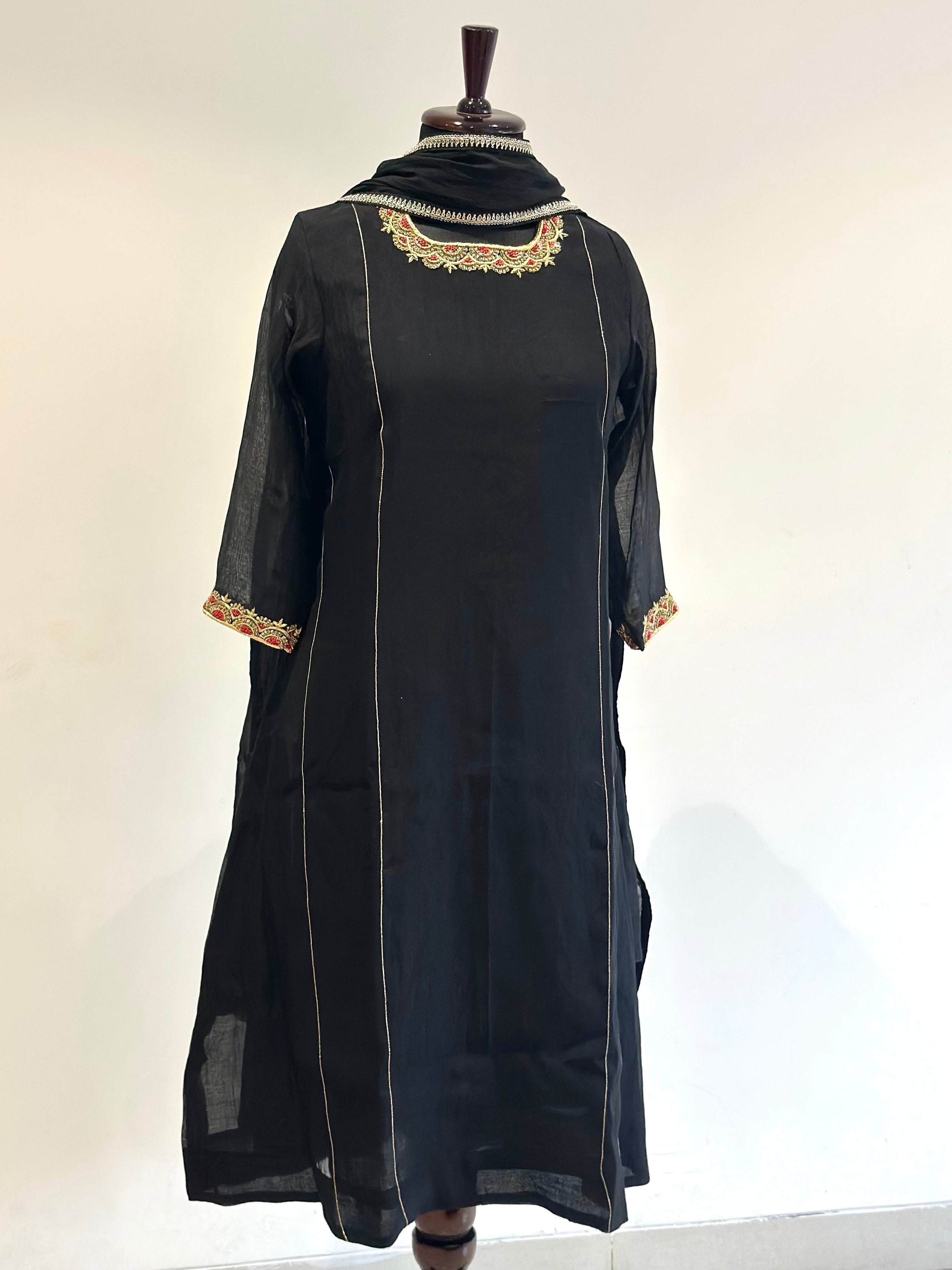 ✨ Noir Maharani ✨