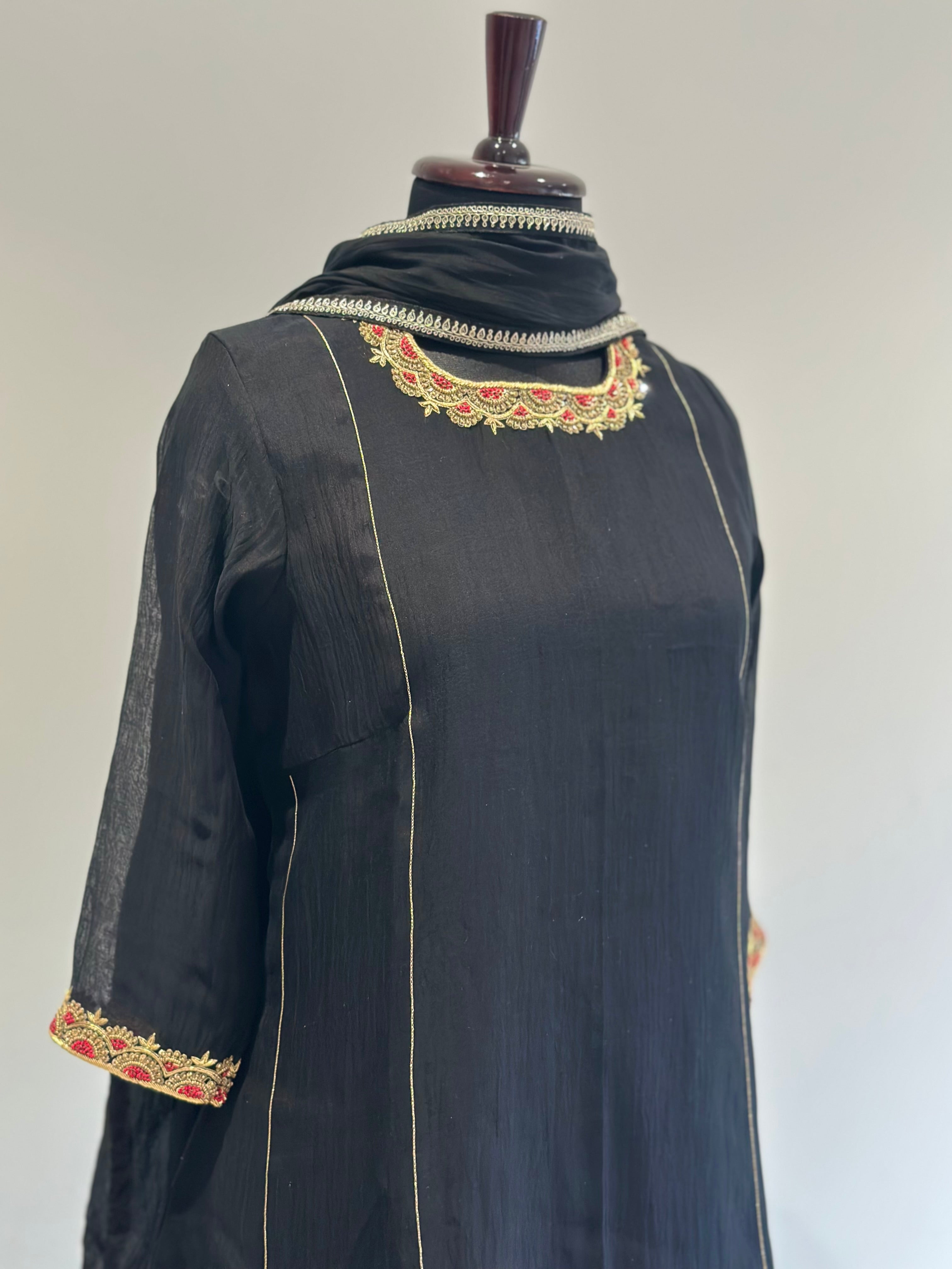 ✨ Noir Maharani ✨